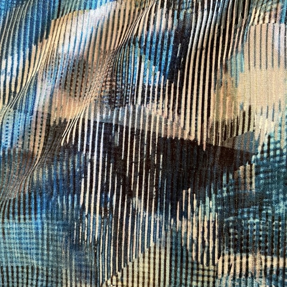 LULULEMON Speed Short in Aerial Drift Blue Sz 2 inseam 2.5” - Picture 9 of 9